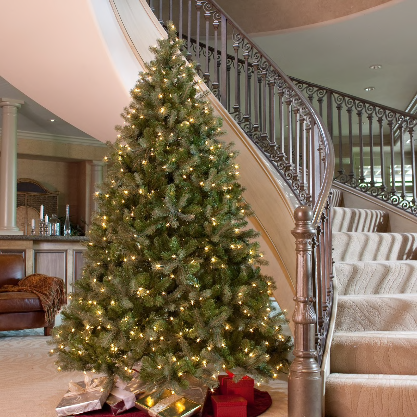 Christmas tree with white lights - Best Pre-Lit Christmas Trees